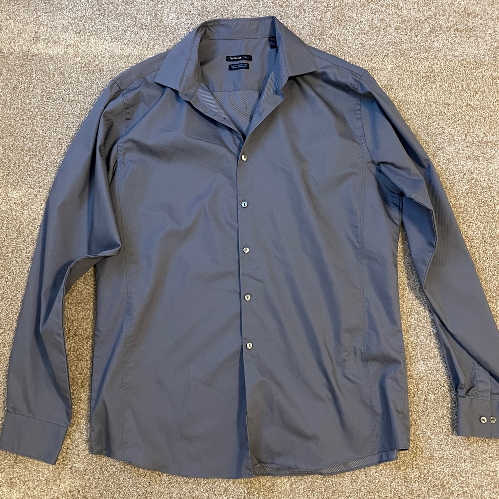 Men’s Van Heusen Button Down Dress Shirt